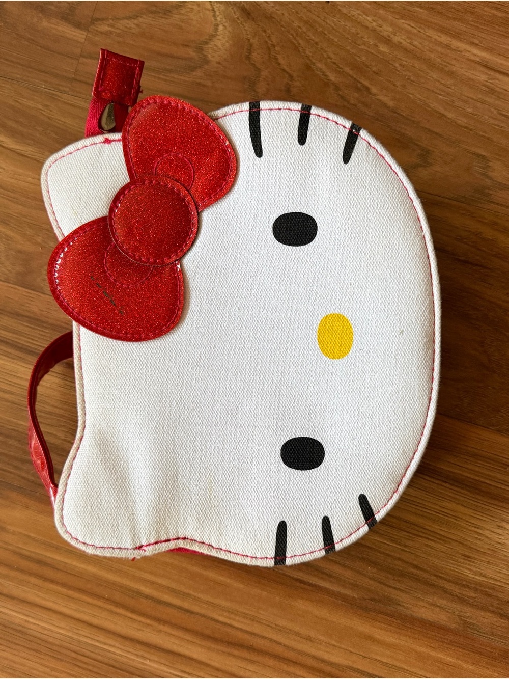 Hello Kitty Purse - Picture 3 of 4